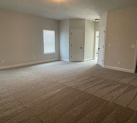4th image of 392 Fox Haven Drive