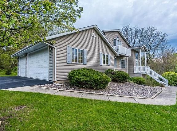 3rd image of W3519 Oakwood Dr