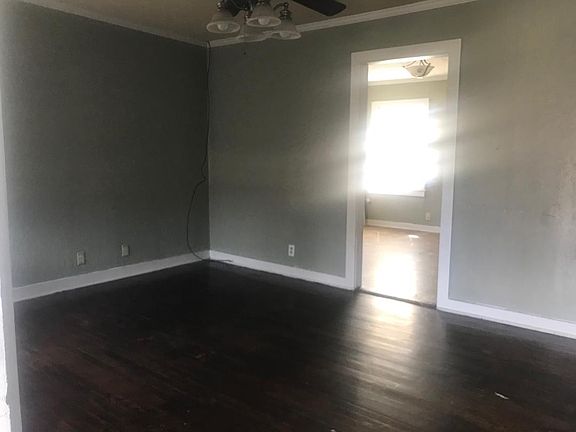 5th image of 917 W Adams St