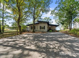 7645 Margaret Ave, West Olive, MI 49460