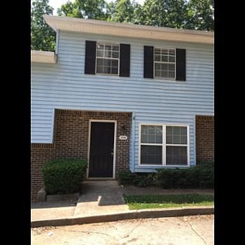 1st image of 2944 Spruce Cir