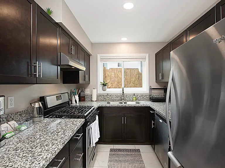 2151 Manchester Ave #B — Photo 11
