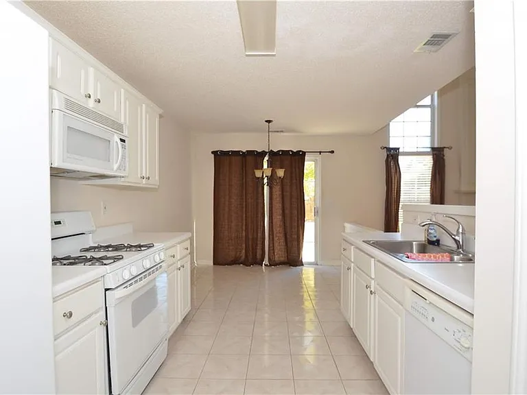 4407 Weham Ct — Photo 25