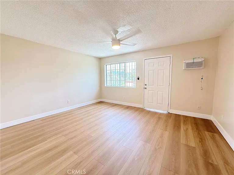 4536 Waldo Ct — Photo 2