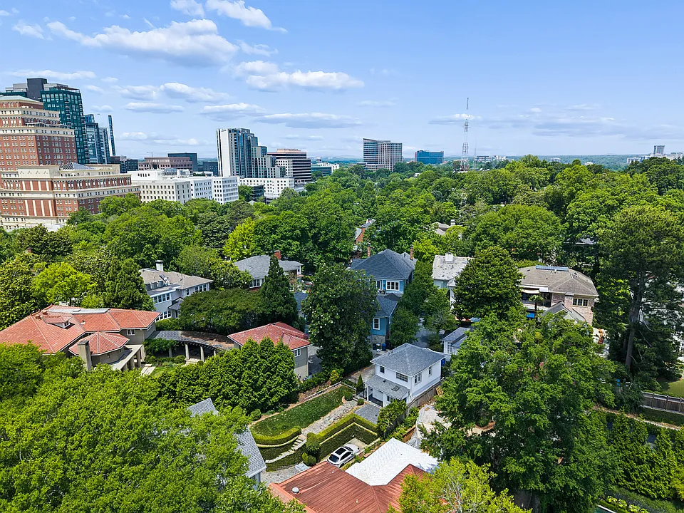 20 Westminster Dr NE #1/2