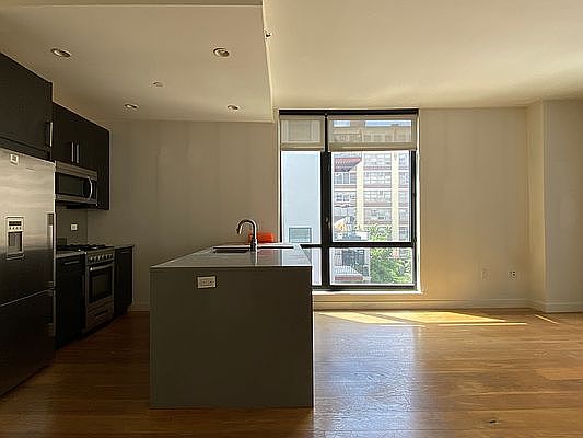 1st image of 180 Nassau St APT 5N