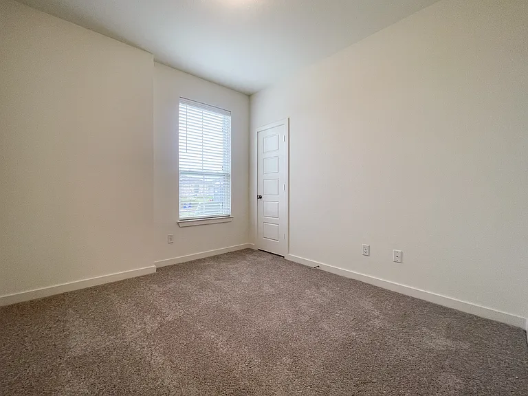 6912 Llano Dr — Photo 24