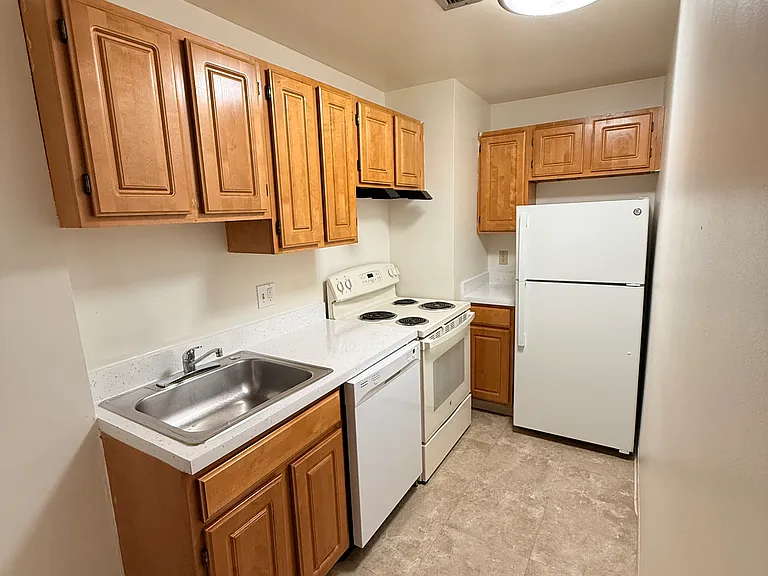 78B Westland Ave #G4 — Photo 2