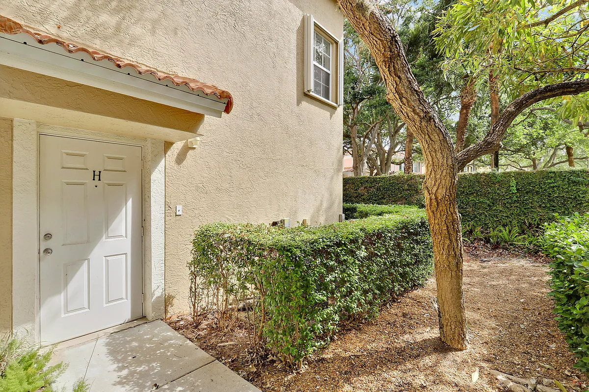 Building Photo - 104 Lighthouse Cir #H-2