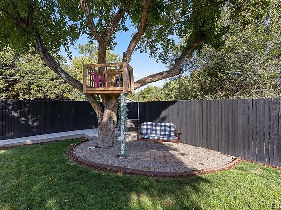 5th image of 2667 S Clayton Street