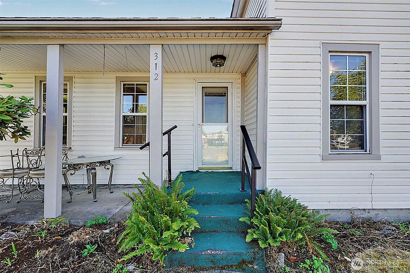 2nd image of 312 Taylor Street SW