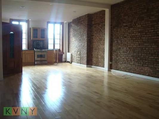 Rented by KVNY Soho | media 32