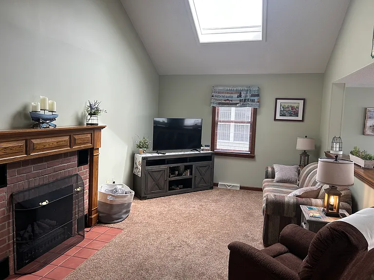 Arrowhead Ln — Photo 18