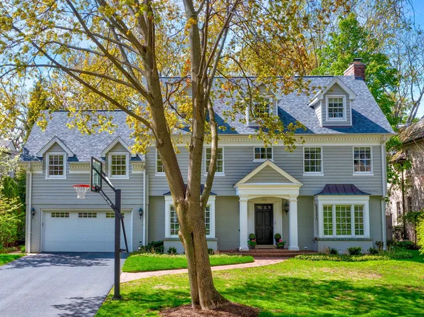 132 Tudor Pl, Kenilworth, IL 60043