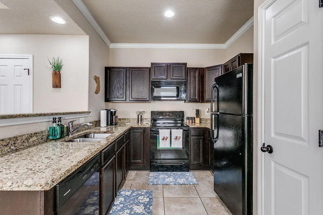 3 bed, 2.5 bath, 1162 sqft, $2,200 — Photo 4