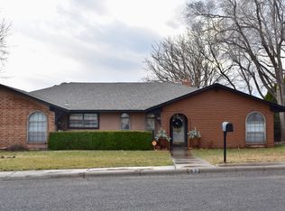 53 Country Club Dr, Canyon, TX 79015