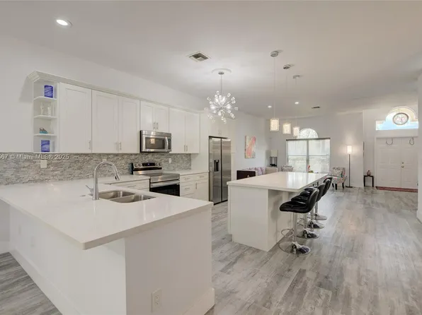 1490 SW 159th Ave, Pembroke Pines, FL 33027