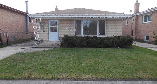 1st image of 388 Hoxie Ave