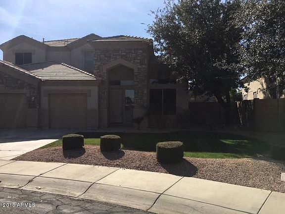 3rd image of 1933 E Winchester Pl