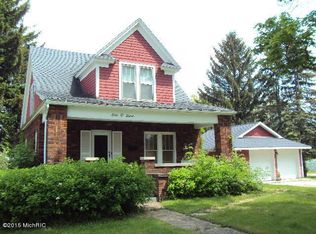 605 S Elm St, Three Oaks, MI