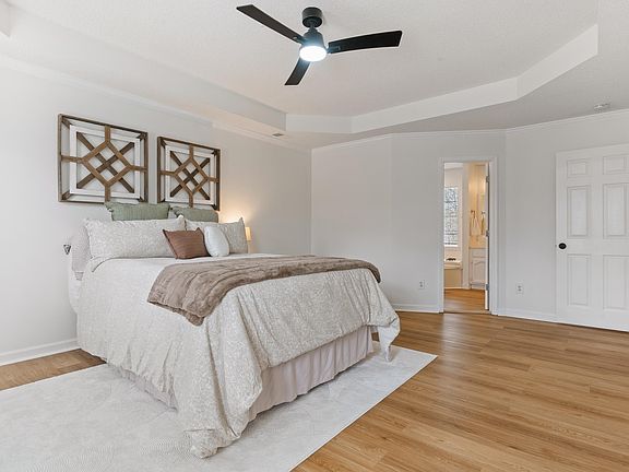 5th image of 120 Sterling Gate Dr