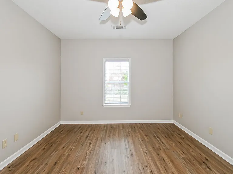 8713 Citrus Bend Dr — Photo 10