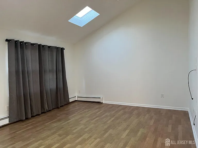 66 Netherwood Cir — Photo 3