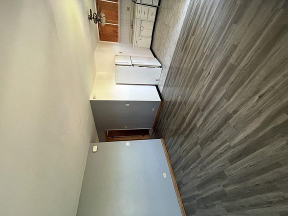4th image of 5419 W 25th St #8