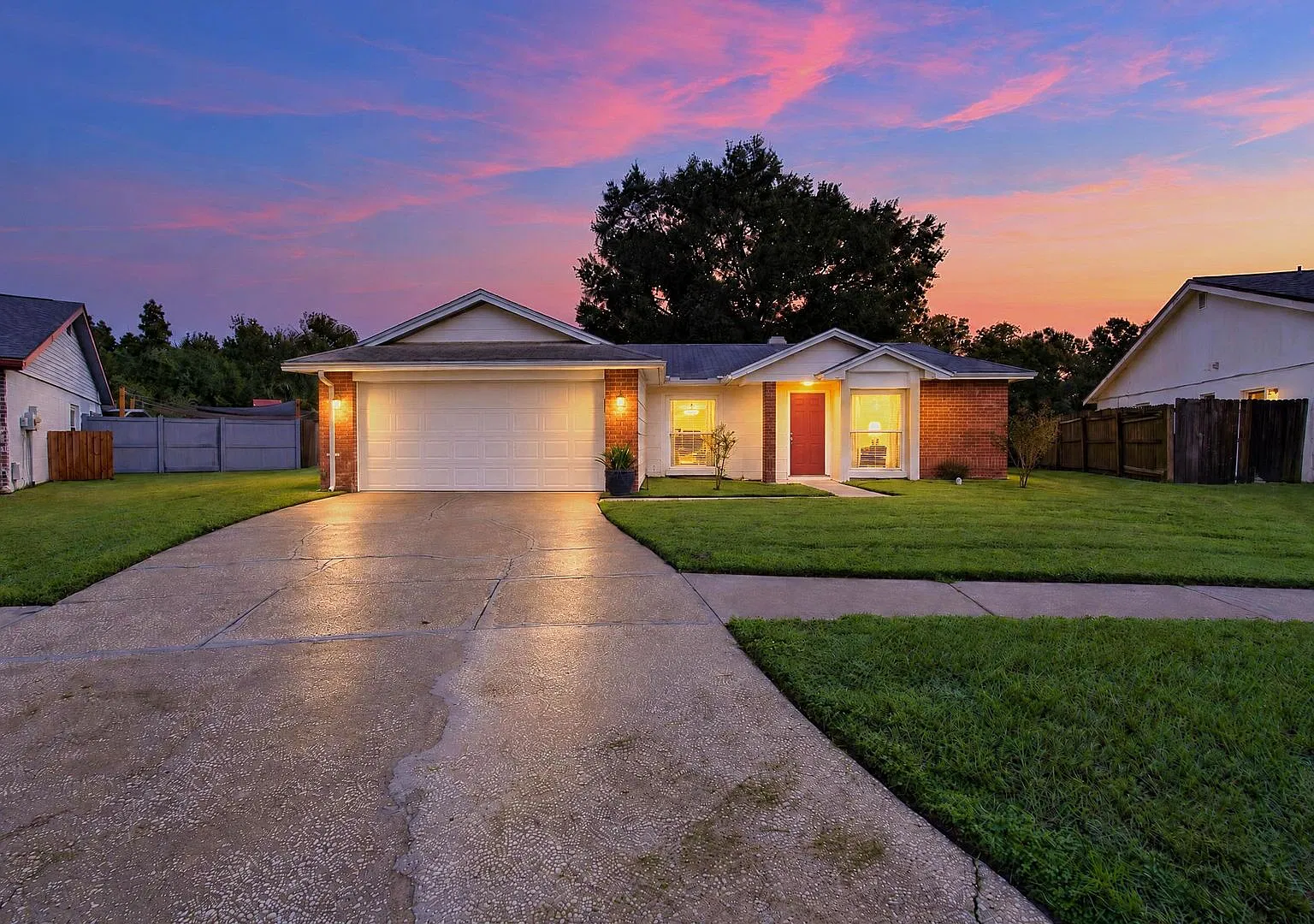 Spacious 3-Bedroom, 2-Bath Home with Large Screened Lanai in Brandon! — Photo 1