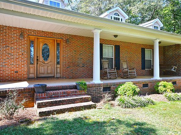 5th image of 400 Dove Hill Cir