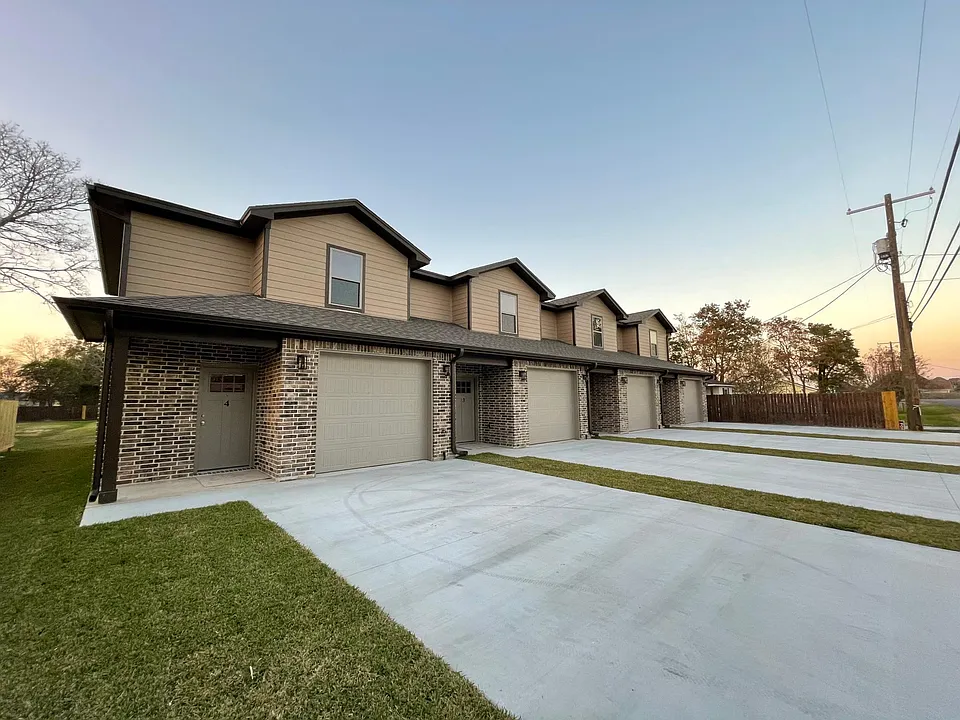 7918 N Kilarney Dr #1-4