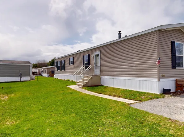 4 Sheldon Place, Lewiston, ME 04240