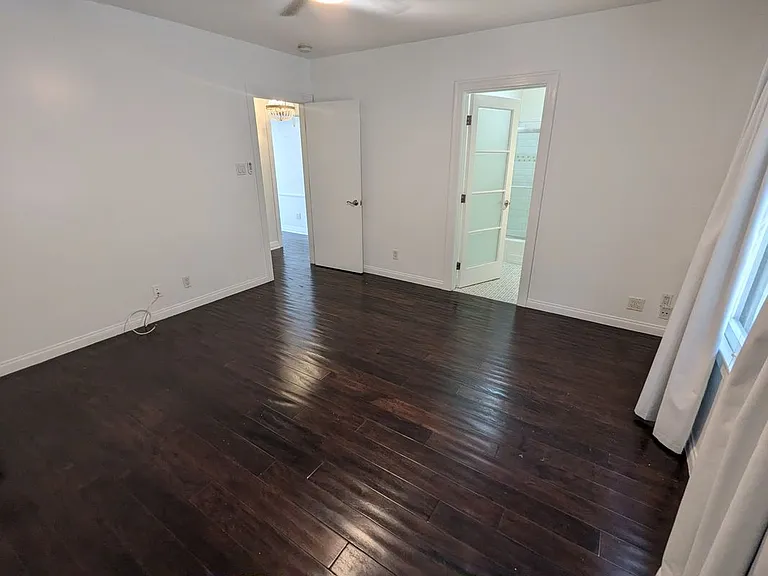 169 N Wetherly Dr — Photo 10