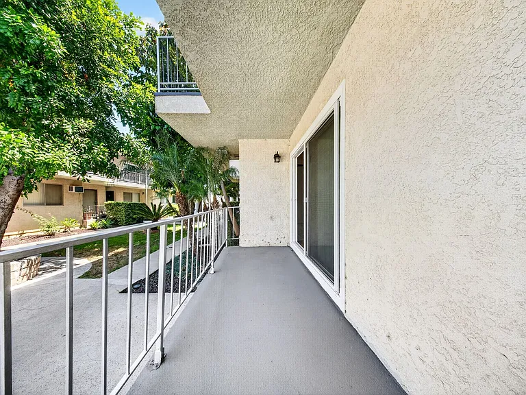 20317 Saticoy St — Photo 21
