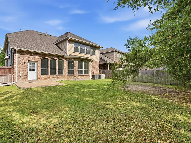 6716 Prairie Flower Trl — Photo 29