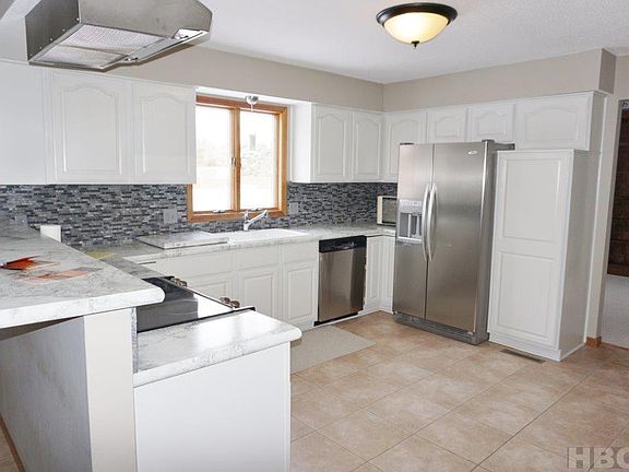 5th image of 834 Nutmeg Ln