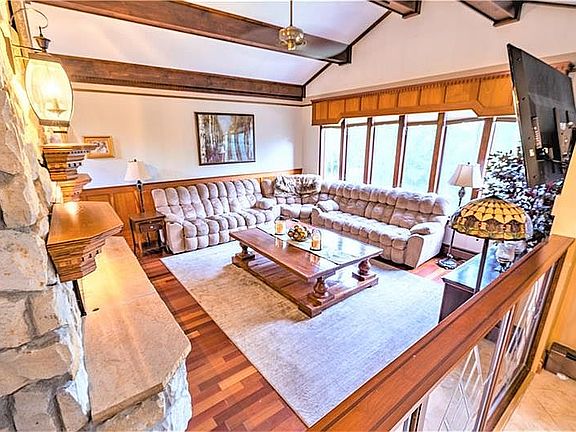 5th image of 5001 Summer Hill Ln