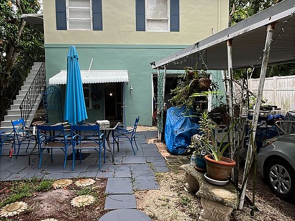 5th image of 834 SW 11th St #C