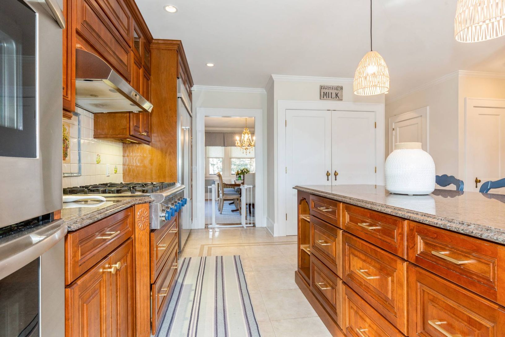  Kitchen to Dining Room