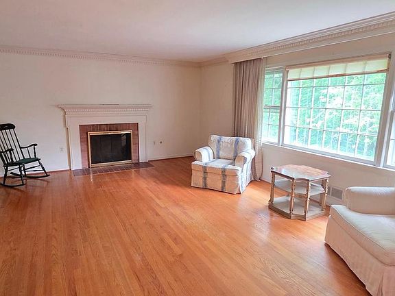 2nd image of 6220 Hardy Dr