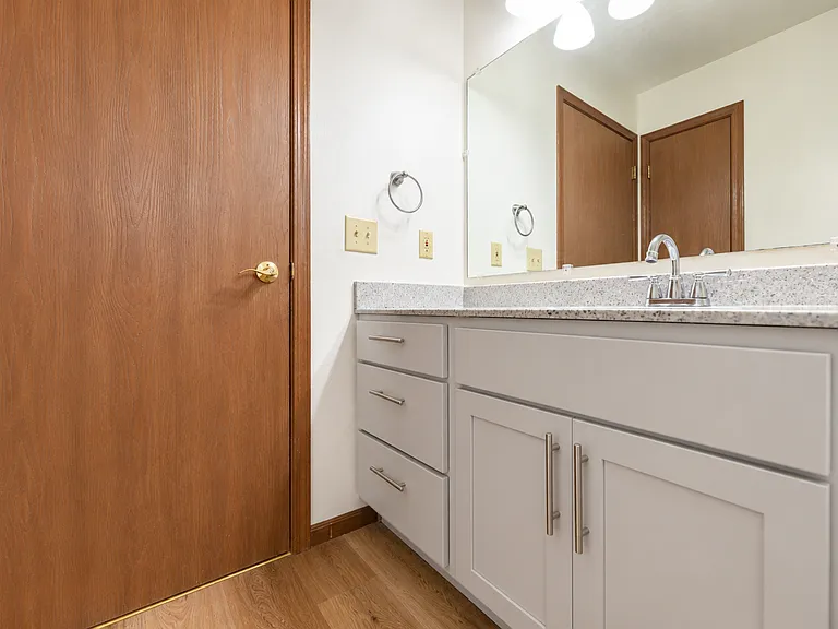 Murdock Apartments — Photo 65