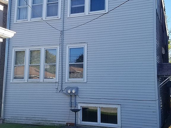 4th image of 5224 W Wellington Ave