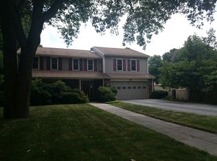 18 Independence Dr, Brookline, MA 02467