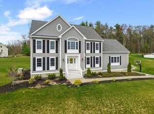 8 Quail Ridge Rd, Merrimac, MA 01860