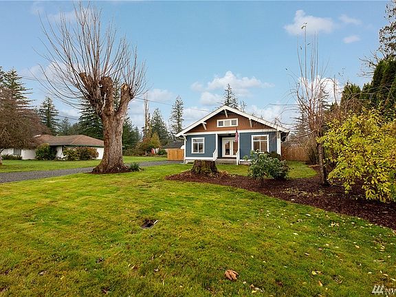 This house has great curb appeal with nice size front yard.