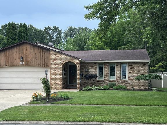 2nd image of 823 Gloucester Dr