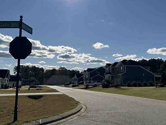 Exterior Neighborhood (street photo)