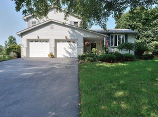 1293 Amostown Rd, West Springfield, MA 01089