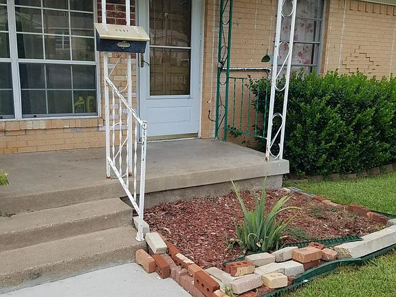 Front of House Close shot 2