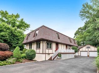 26 7th St, Cresskill, NJ 07626